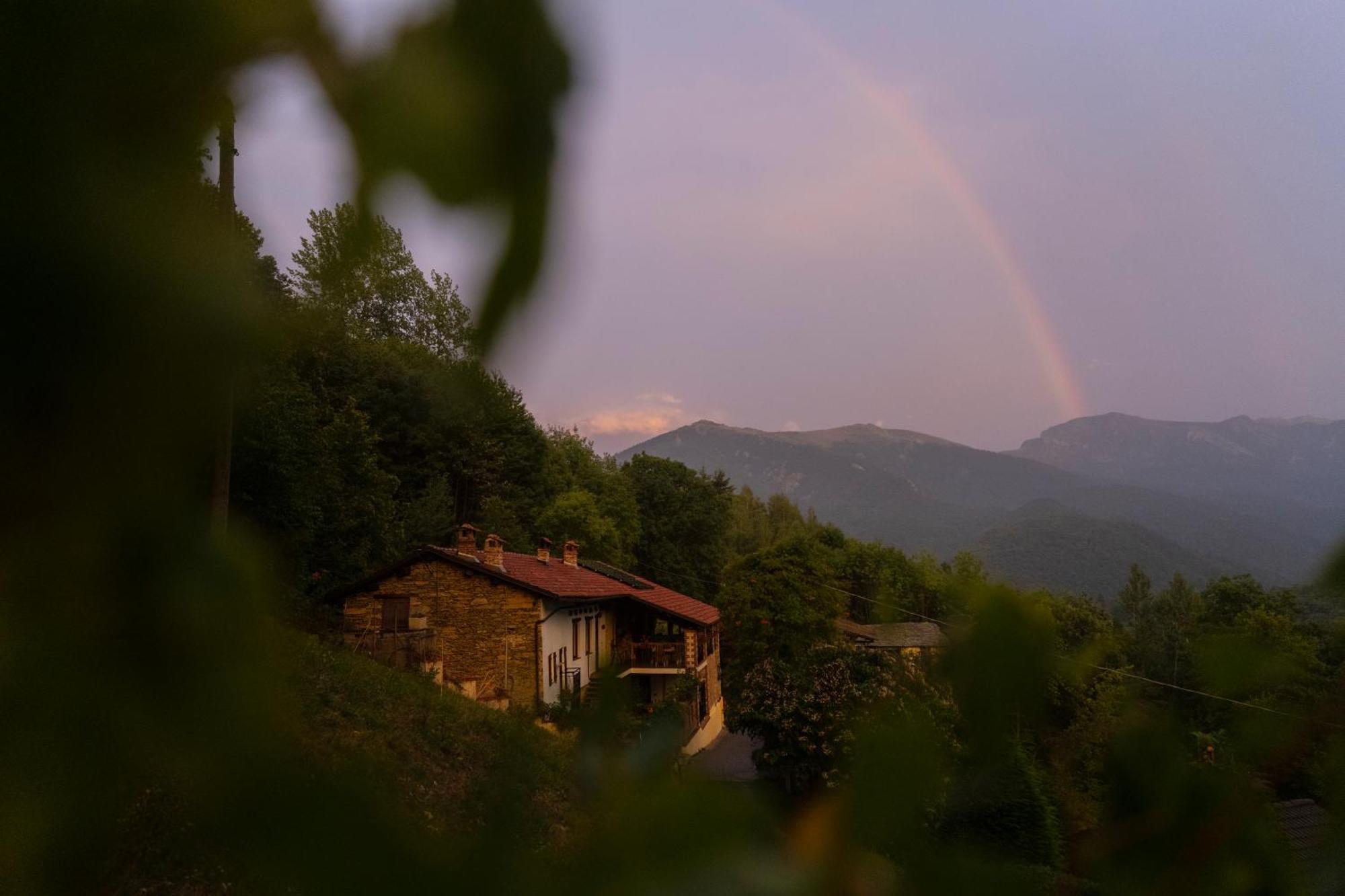 Bed and Breakfast Iduevagamondi - Ospitalita Rurale Famigliare Di Montagna Chiusa di Pesio Exterior foto